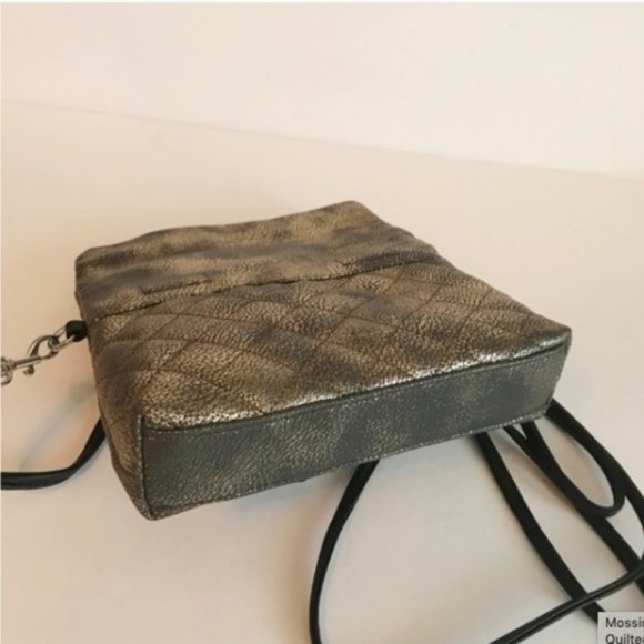 Mossimo Womens Faux Leather Quilted Gold Metallic Fold over Flap Crossbody bag - Picture 3 of 8